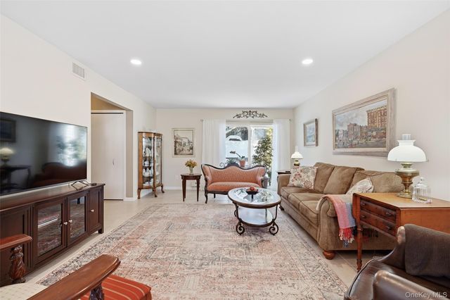 208 Harris Road EA6, Bedford Hills, NY 10507