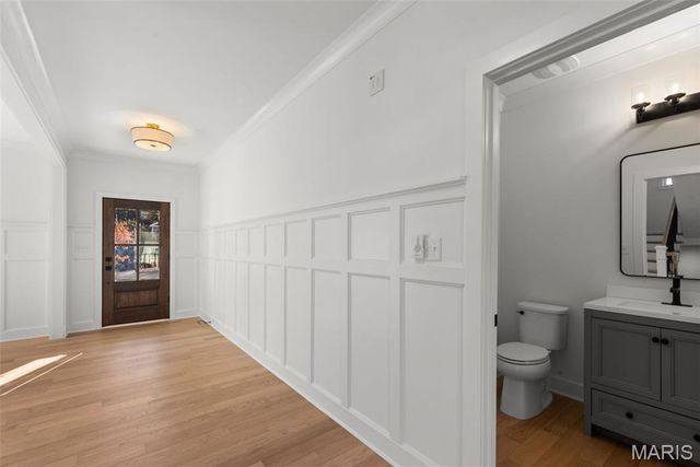 112 Oakwood Avenue, Webster Groves, MO 63119