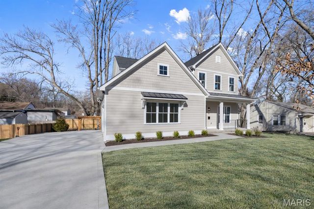 112 Oakwood Avenue, Webster Groves, MO 63119