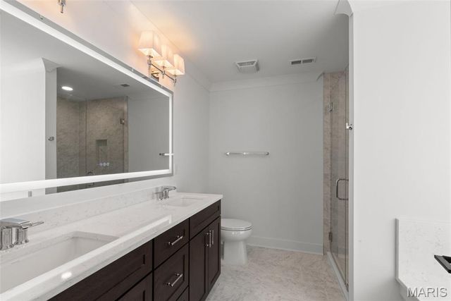 112 Oakwood Avenue, Webster Groves, MO 63119