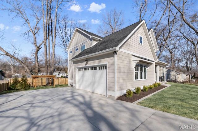 112 Oakwood Avenue, Webster Groves, MO 63119