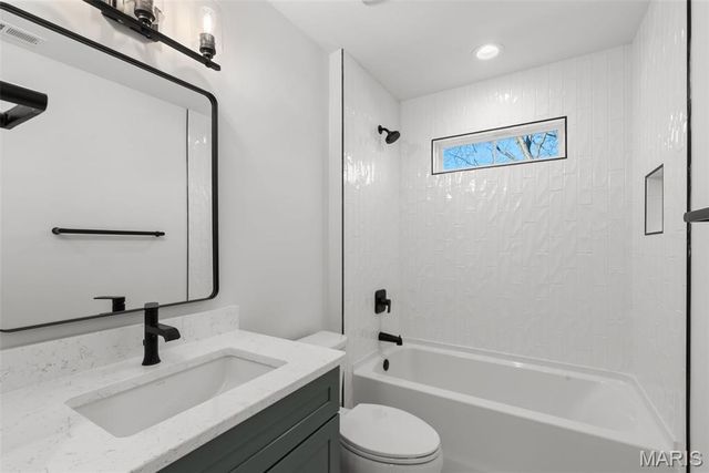 112 Oakwood Avenue, Webster Groves, MO 63119