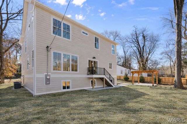 112 Oakwood Avenue, Webster Groves, MO 63119