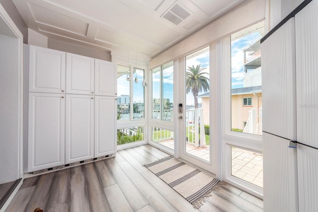 241 SKIFF POINT 4, Clearwater Beach, FL 33767