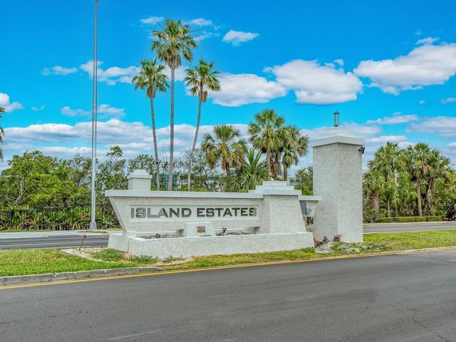 241 SKIFF POINT 4, Clearwater Beach, FL 33767