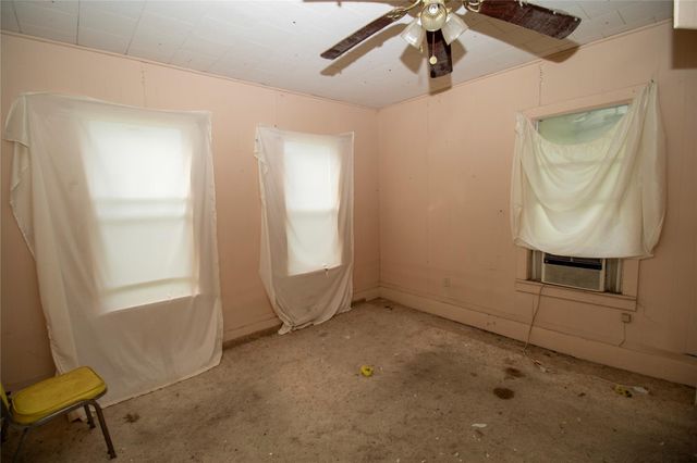 509 & 511 S Saint Andrews Street, Weimar, TX 78962