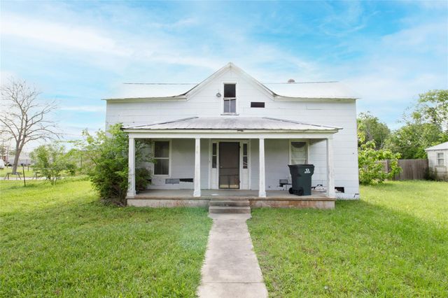509 & 511 S Saint Andrews Street, Weimar, TX 78962