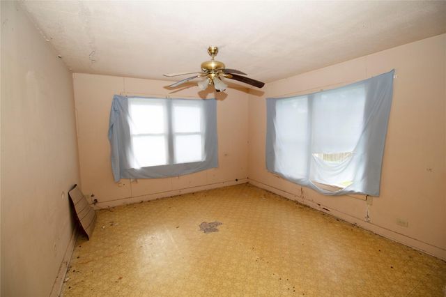 509 & 511 S Saint Andrews Street, Weimar, TX 78962