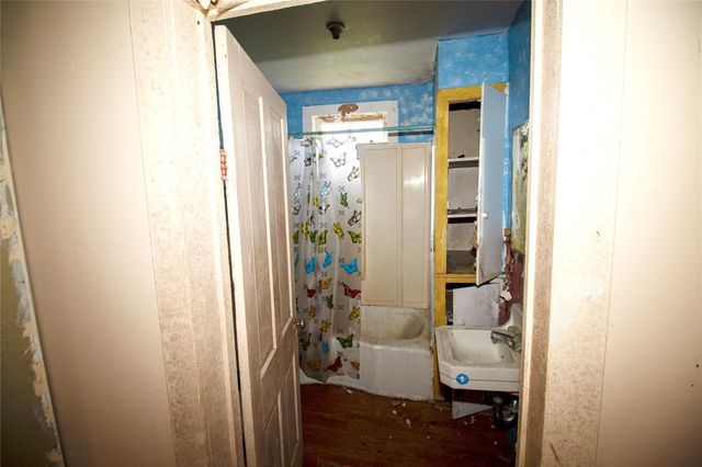 509 & 511 S Saint Andrews Street, Weimar, TX 78962