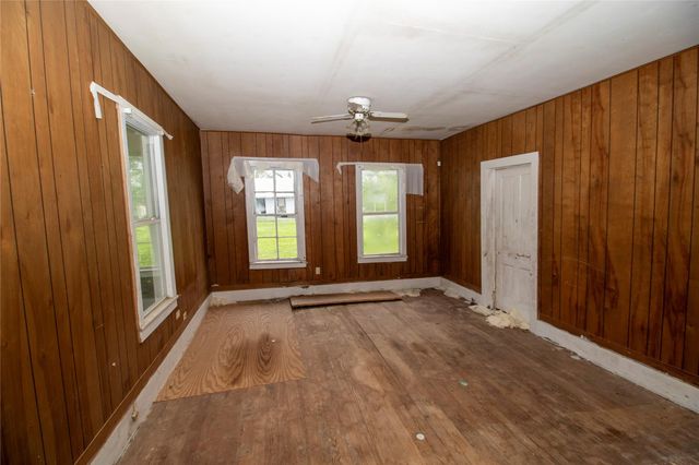 509 & 511 S Saint Andrews Street, Weimar, TX 78962