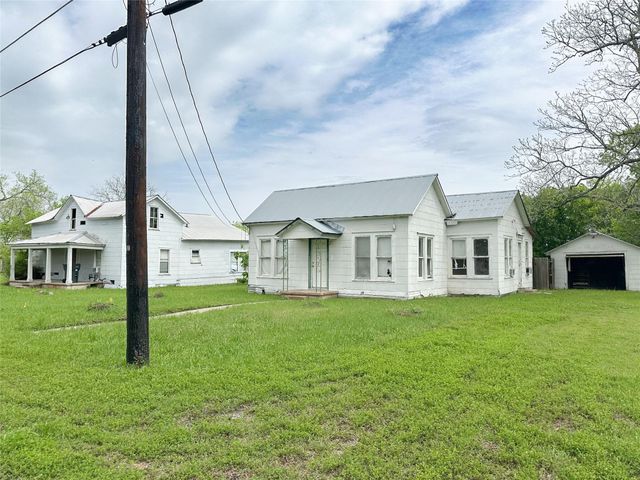 509 & 511 S Saint Andrews Street, Weimar, TX 78962