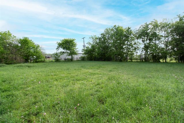 509 & 511 S Saint Andrews Street, Weimar, TX 78962