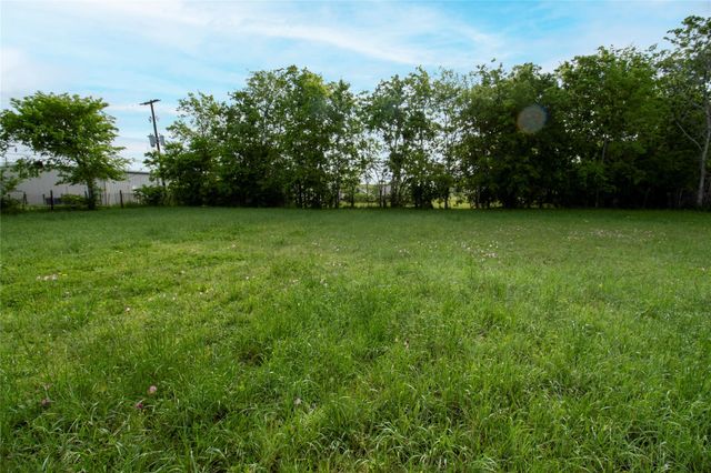 509 & 511 S Saint Andrews Street, Weimar, TX 78962