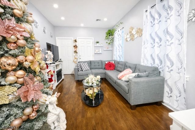 313 Washington Ave, Elizabeth City, NJ 07202