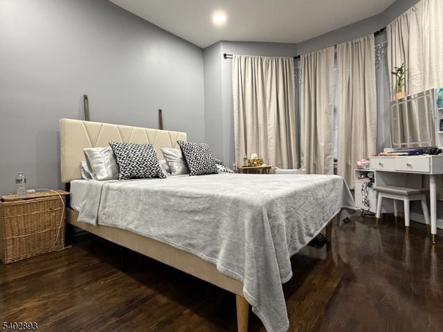 313 Washington Ave, Elizabeth City, NJ 07202