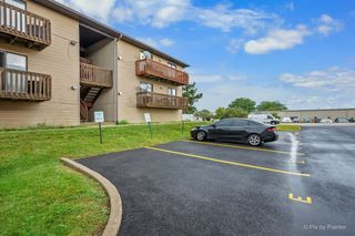 695 Dean Drive E, South Elgin, IL 60177