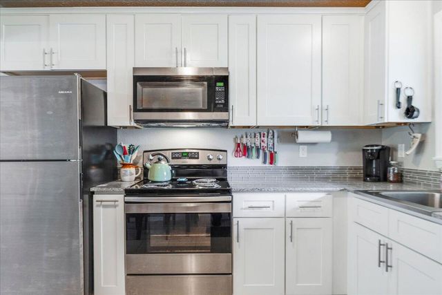 525 W Erie Street, Springfield, MO 65807