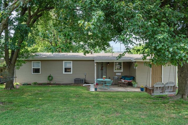525 W Erie Street, Springfield, MO 65807