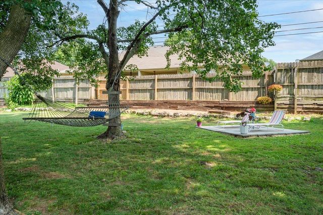 525 W Erie Street, Springfield, MO 65807