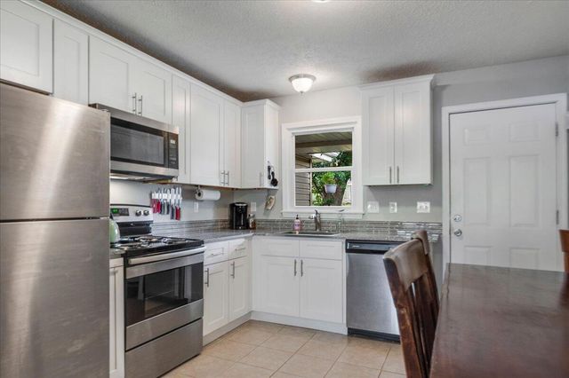 525 W Erie Street, Springfield, MO 65807