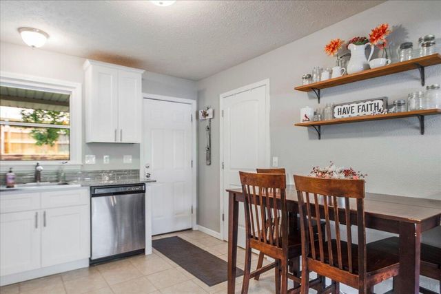 525 W Erie Street, Springfield, MO 65807
