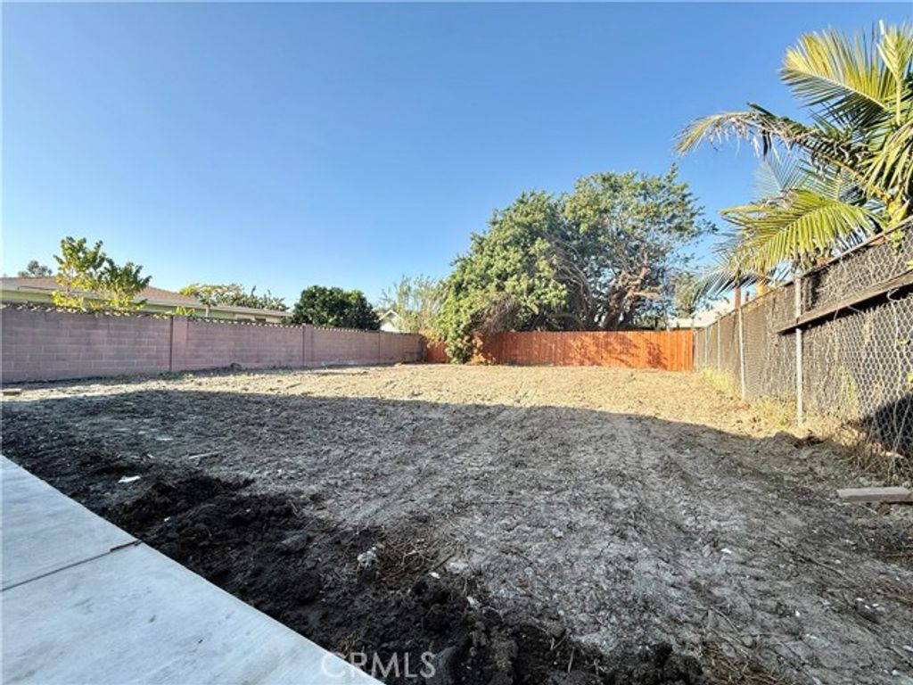 423 E Adams, Santa Ana, CA 92707