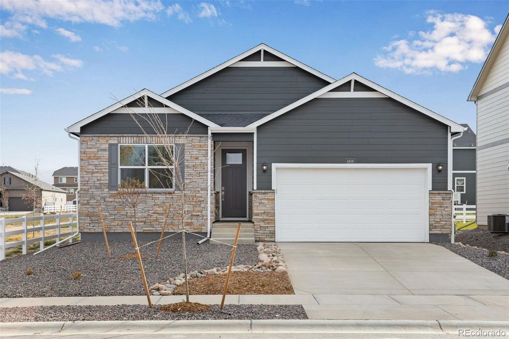 4808 Lynxes Way, Johnstown, CO 80534
