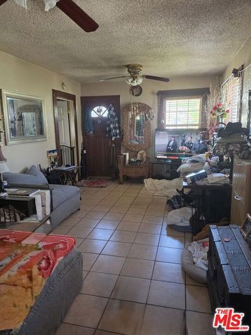 1041 W 1st Street, San Pedro (los Angeles), CA 90731
