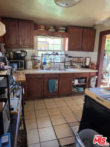 1041 W 1st Street, San Pedro (los Angeles), CA 90731