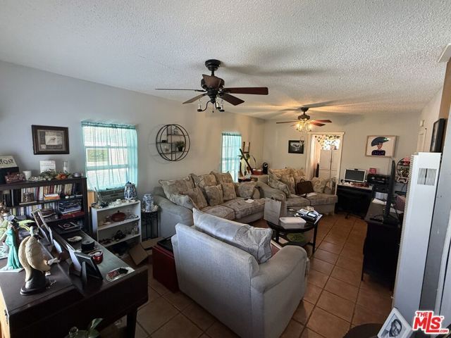 1041 W 1st Street, San Pedro (los Angeles), CA 90731