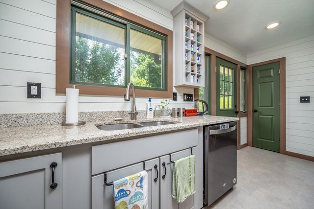 451 N Wilson Avenue, Morehead, KY 40351