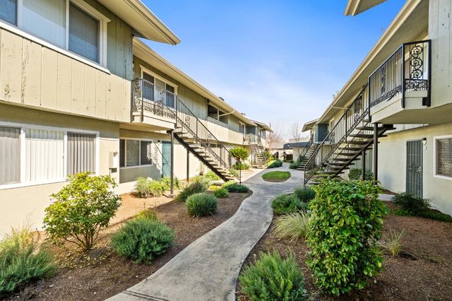 2017 N Winery Avenue, Fresno, CA 93703