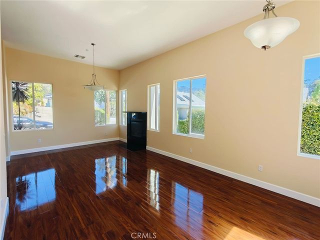 30 Victoria Lane, Sierra Madre, CA 91024