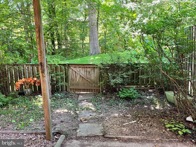 5822 JACKSONS OAK CT, Burke, VA 22015