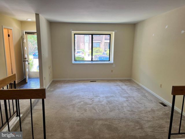 5822 JACKSONS OAK CT, Burke, VA 22015