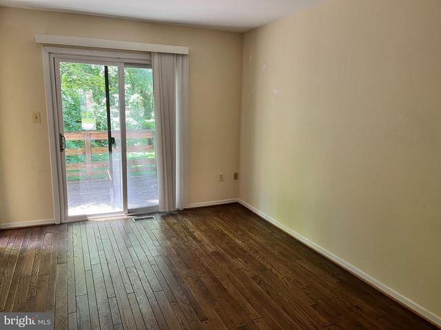 5822 JACKSONS OAK CT, Burke, VA 22015