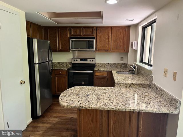 5822 JACKSONS OAK CT, Burke, VA 22015