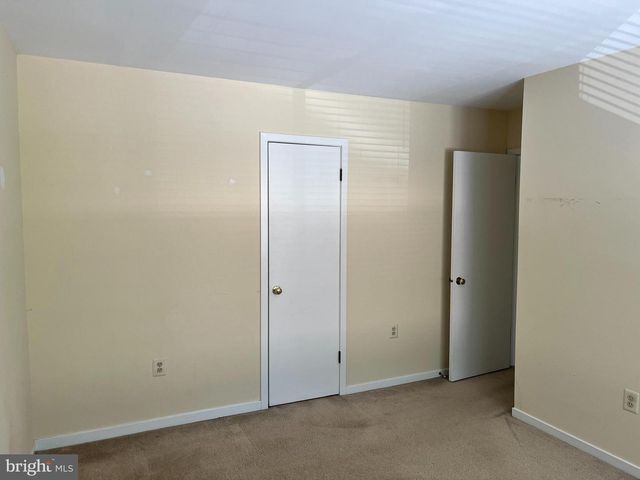 5822 JACKSONS OAK CT, Burke, VA 22015