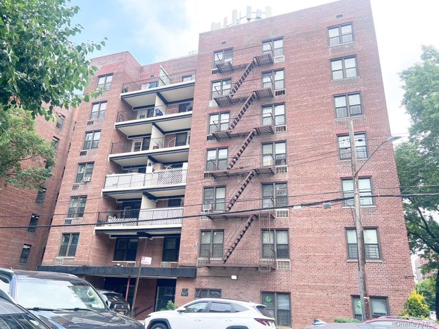 38-25 Parsons Boulevard 5A, Flushing, NY 11354