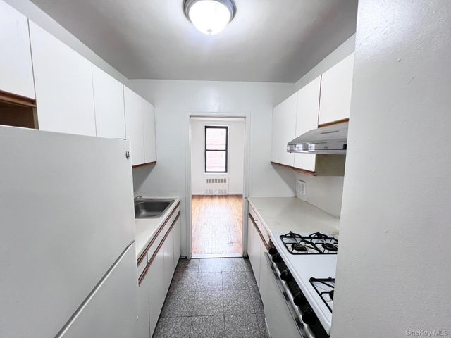 38-25 Parsons Boulevard 5A, Flushing, NY 11354