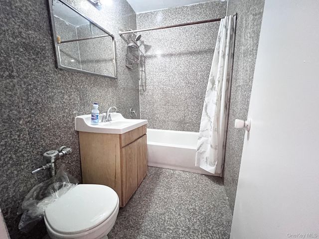38-25 Parsons Boulevard 5A, Flushing, NY 11354