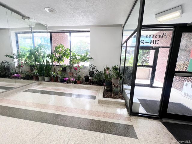 38-25 Parsons Boulevard 5A, Flushing, NY 11354