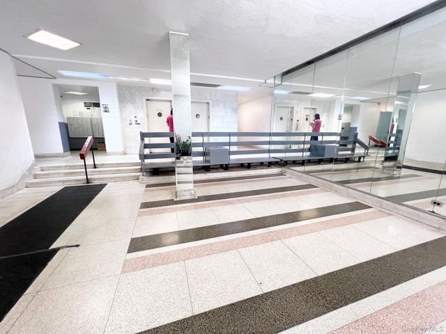 38-25 Parsons Boulevard 5A, Flushing, NY 11354