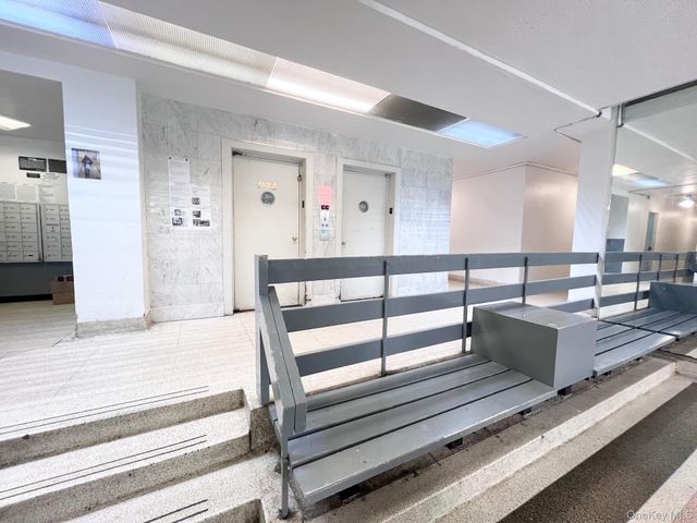 38-25 Parsons Boulevard 5A, Flushing, NY 11354
