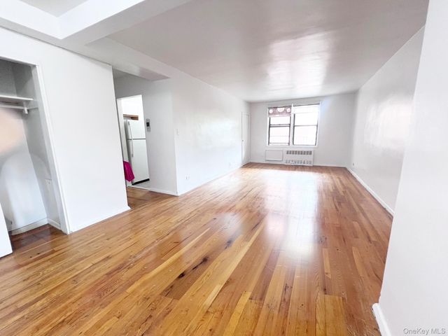 38-25 Parsons Boulevard 5A, Flushing, NY 11354