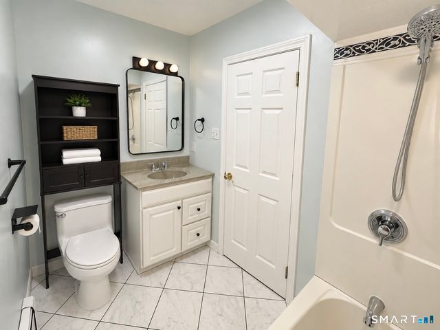 18 Overlook Road, Ledyard, CT 06335