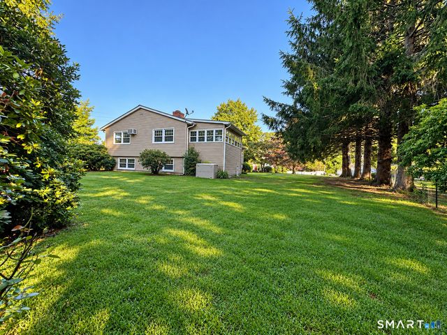 18 Overlook Road, Ledyard, CT 06335