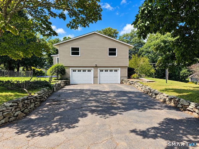 18 Overlook Road, Ledyard, CT 06335