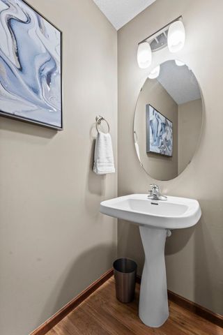 551 Stonewood Lane, Burnsville, MN 55306