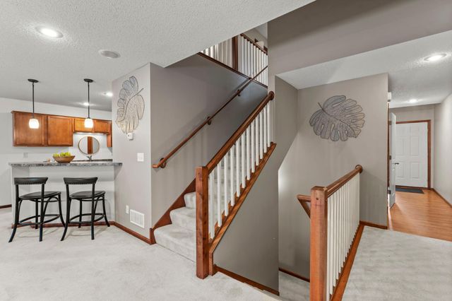 551 Stonewood Lane, Burnsville, MN 55306